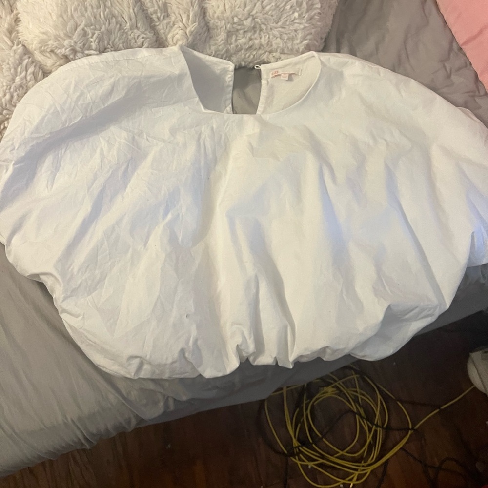 The perfect basic but still cute white top!